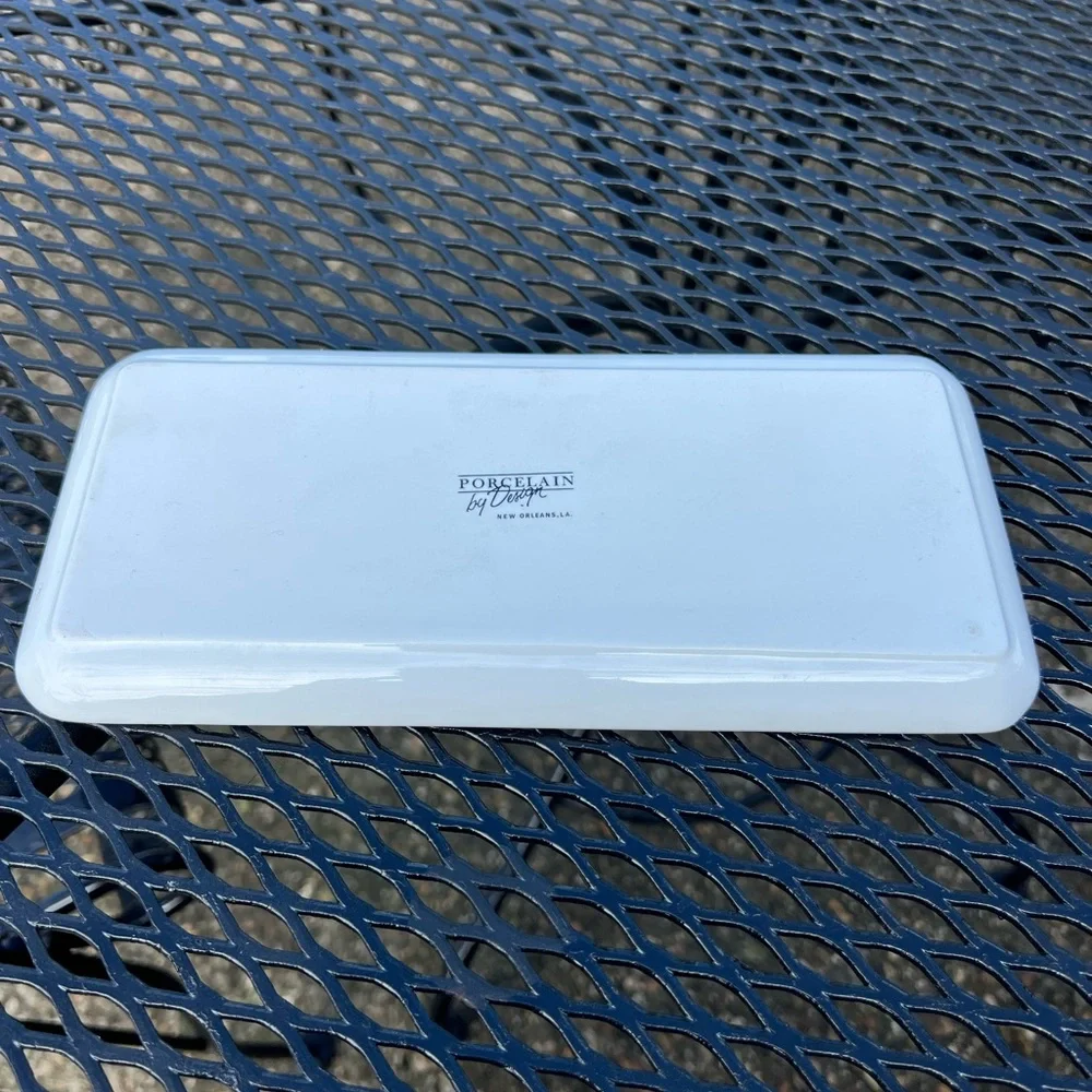 Porcelain soap dish